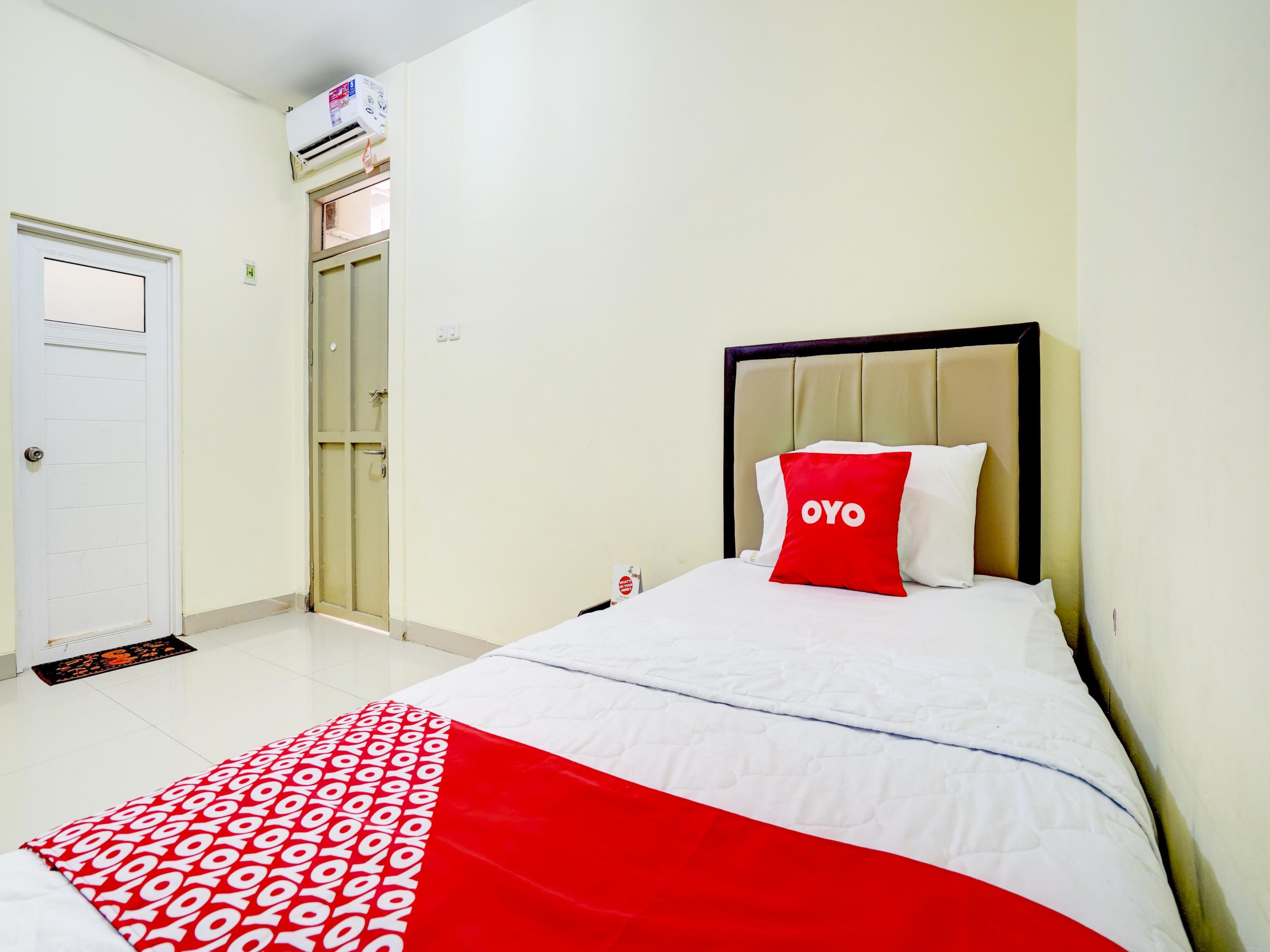 Oyo 90052 Star House Hotell Cirebon Eksteriør bilde